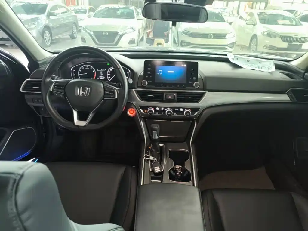 Honda Accord 2020 — фото 10