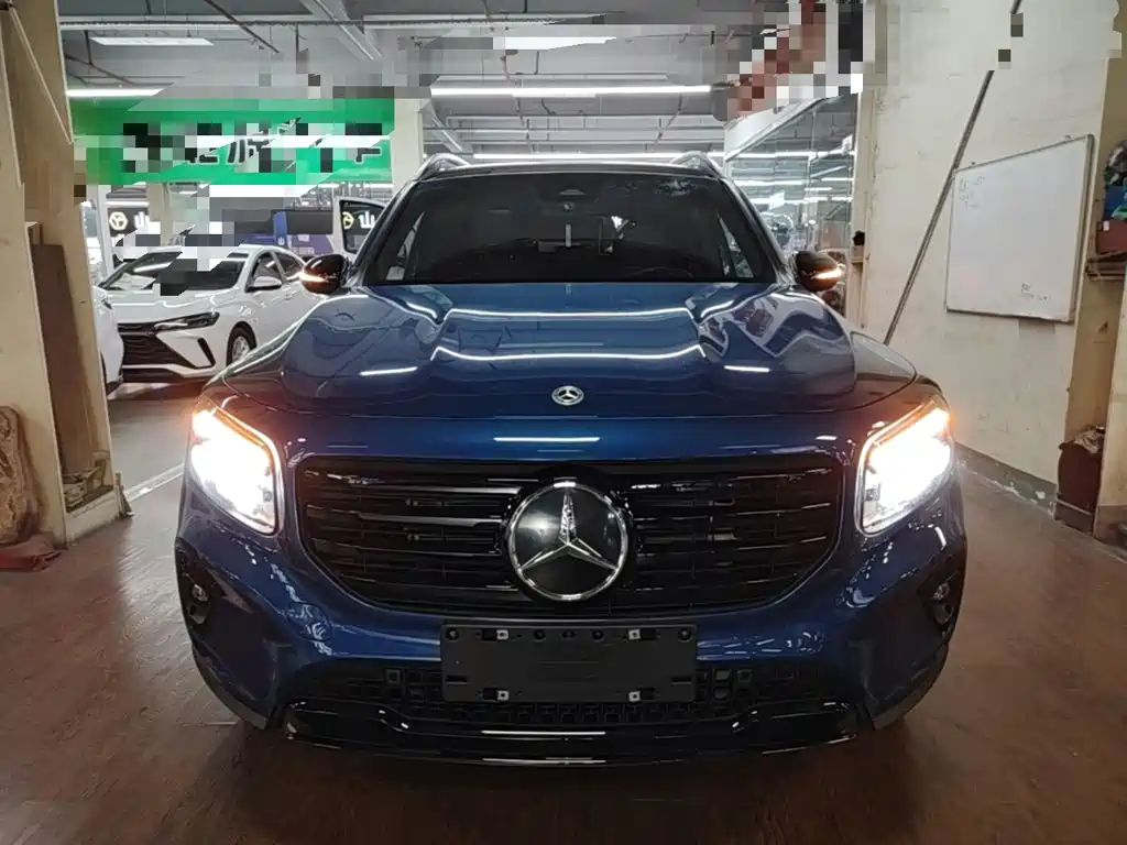 Mercedes-Benz GLB 2023