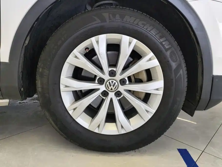 Volkswagen Tiguan L 2018 — фото 6