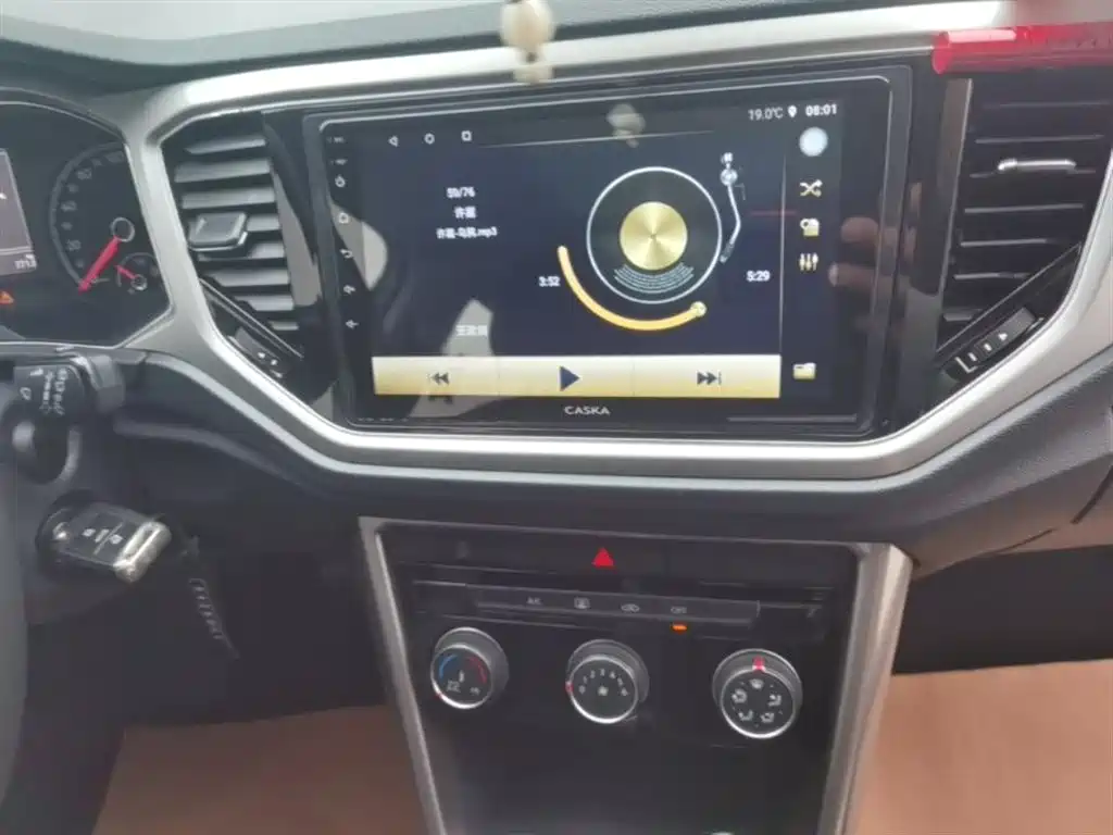 Volkswagen T-Roc 2020 — фото 13