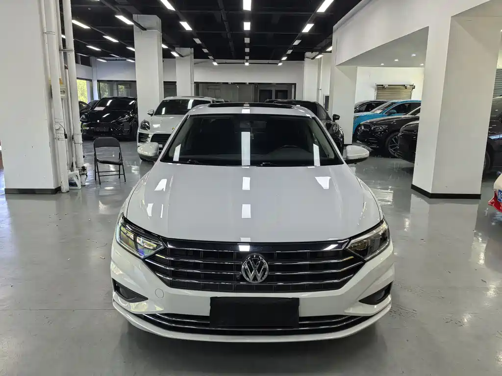 Volkswagen Sagitar 2020