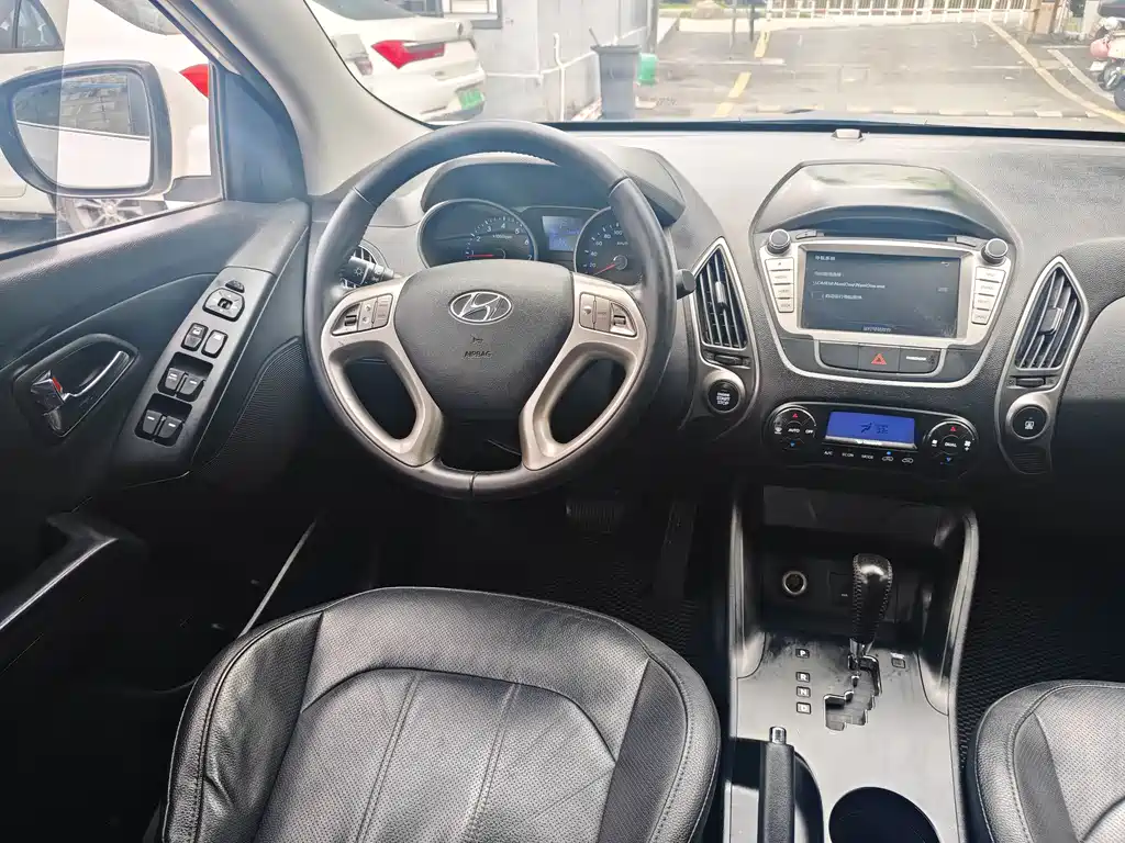 Hyundai ix35 2015 — фото 9
