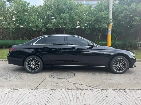Mercedes-Benz E-Class 2022