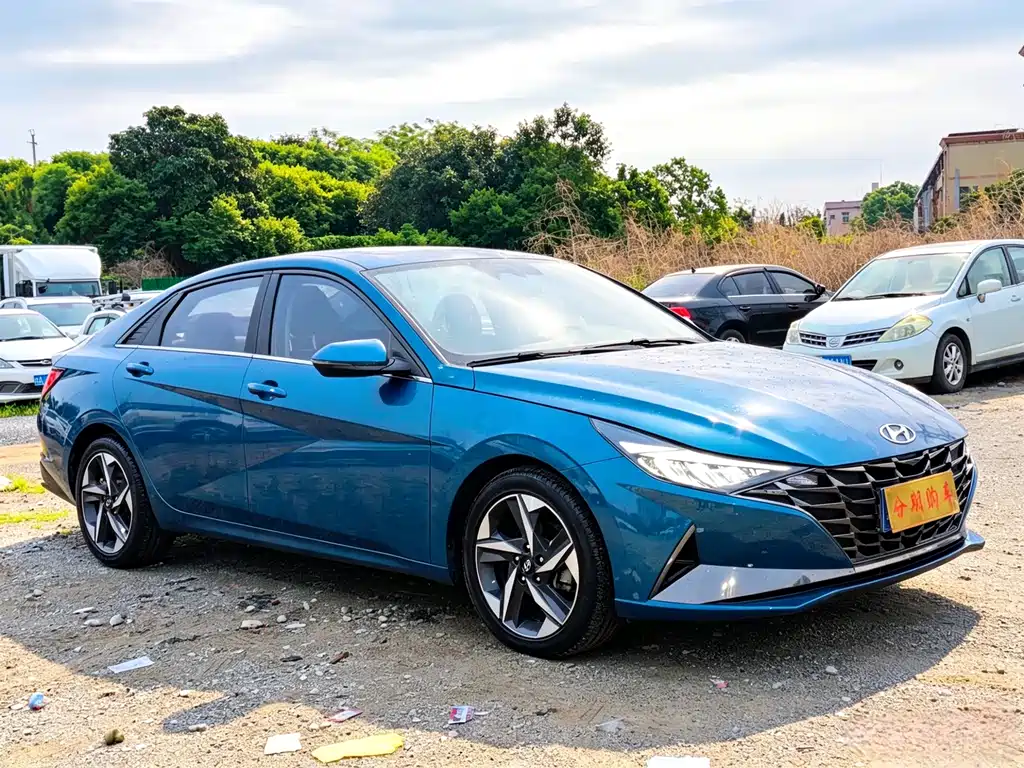 Hyundai Elantra 2022 — фото 3