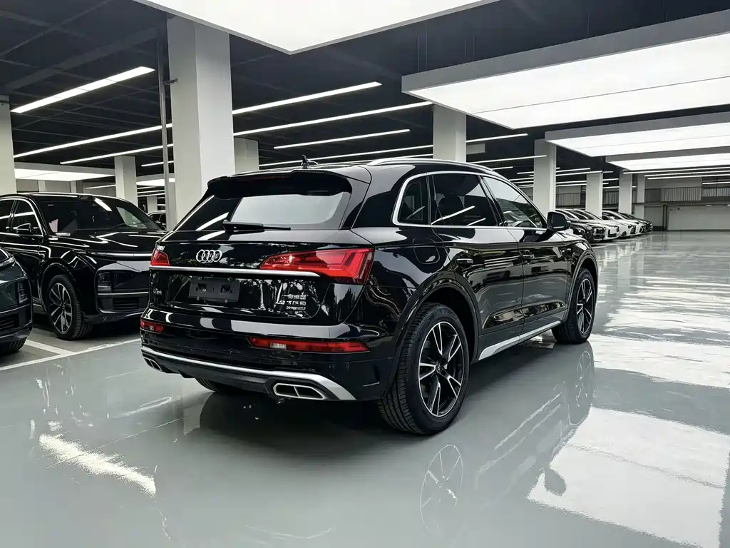 Audi Q5L 2022 — фото 20