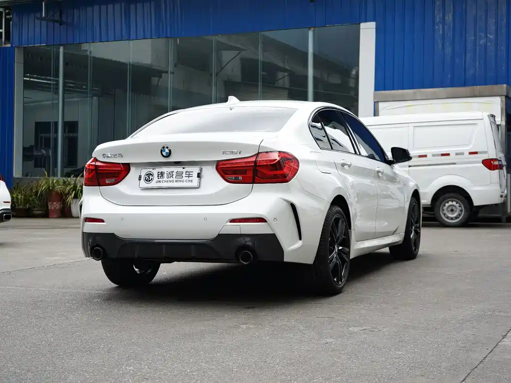BMW 1 Series 2023