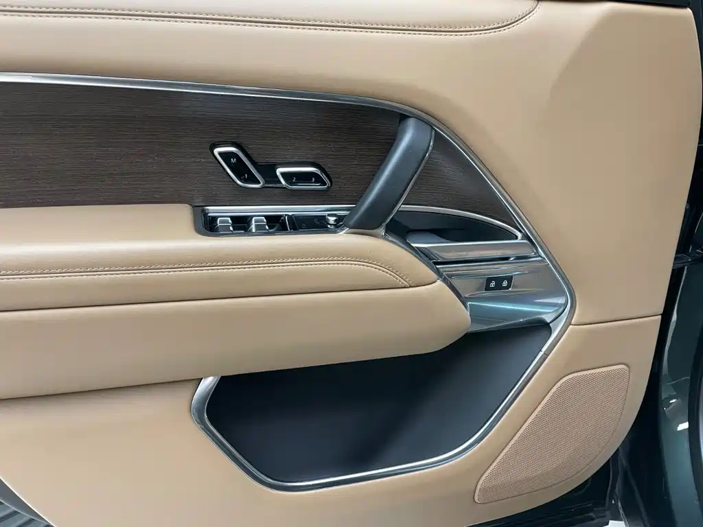 Land Rover Range Rover 2025 — фото 10