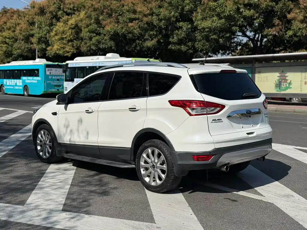 Ford Kuga 2014 — фото 7