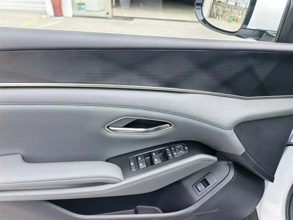 BYD Qin L 2025 — фото 14