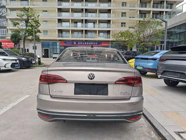 Volkswagen Bora 2023