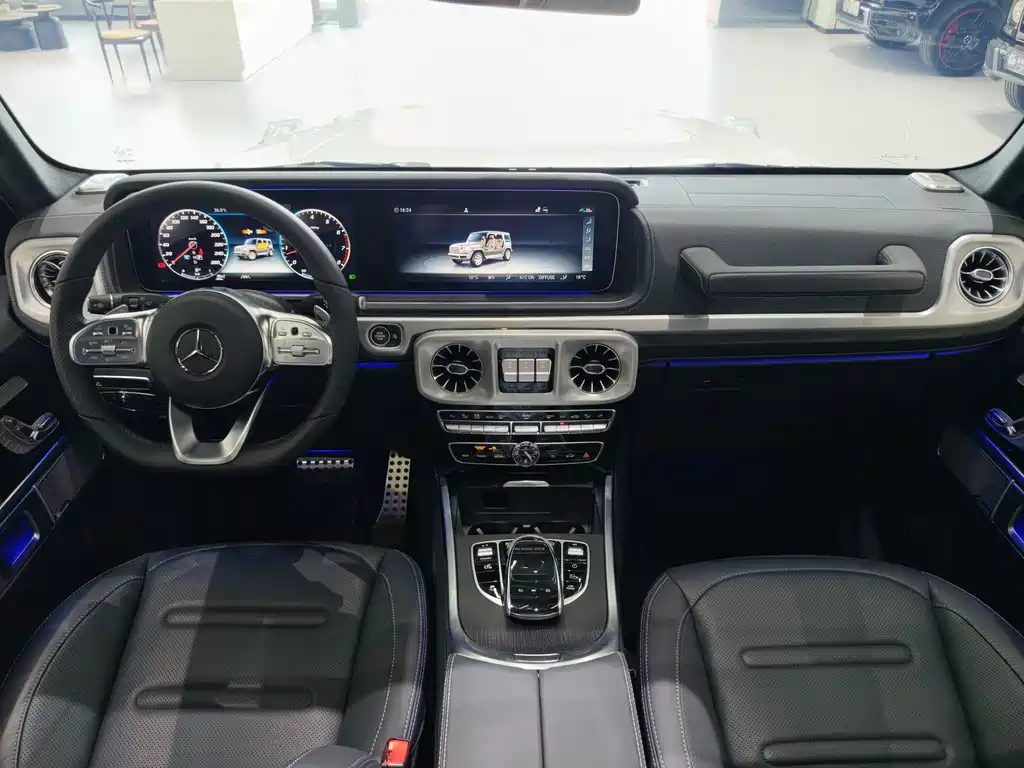 Mercedes-Benz G-Class 2024 — фото 11