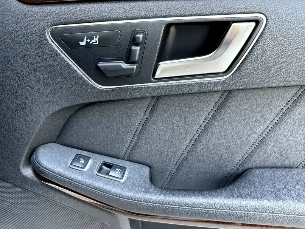 Mercedes-Benz E-Class 2012 — фото 13