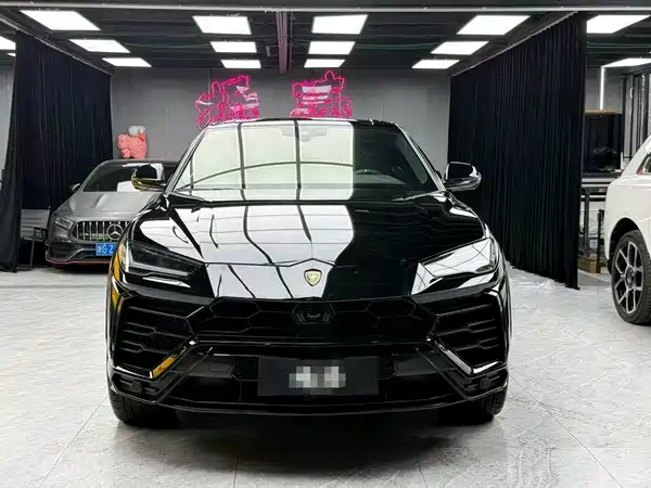 Lamborghini Urus 2021