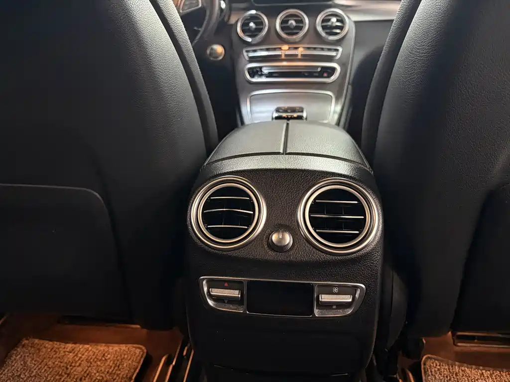 Mercedes-Benz GLC 2017 — фото 13