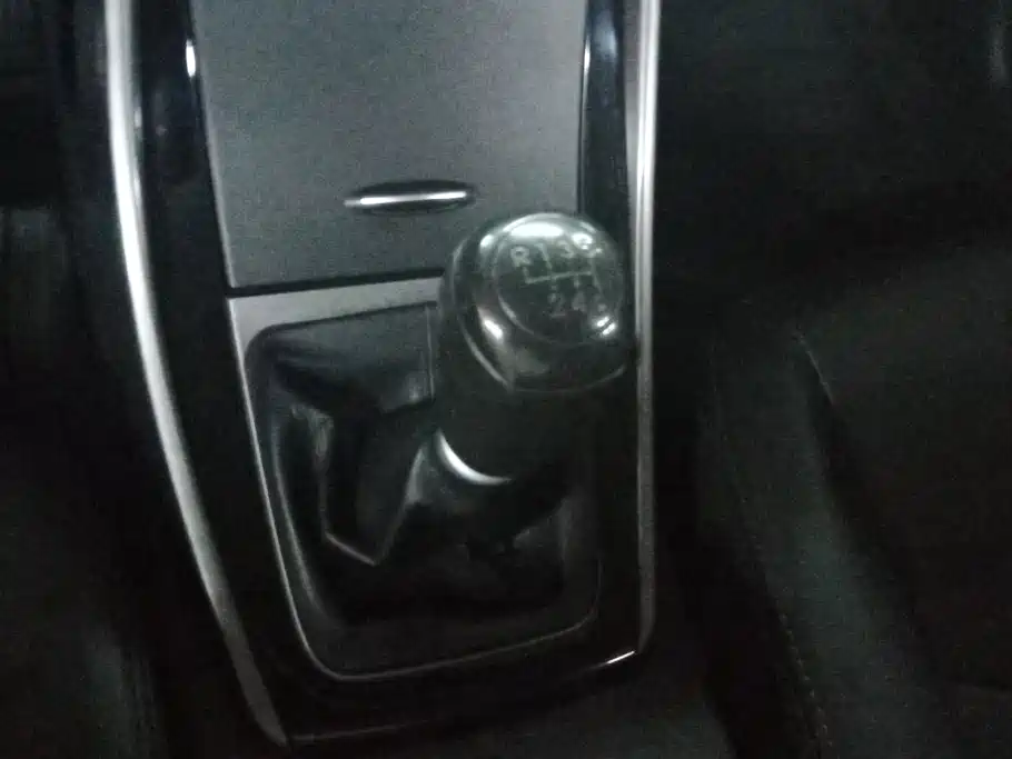 Hyundai Elantra Langdong 2015 — фото 16