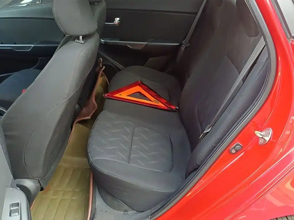 Kia K2 2015 — фото 17