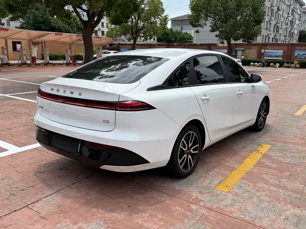 Roewe D6 2025