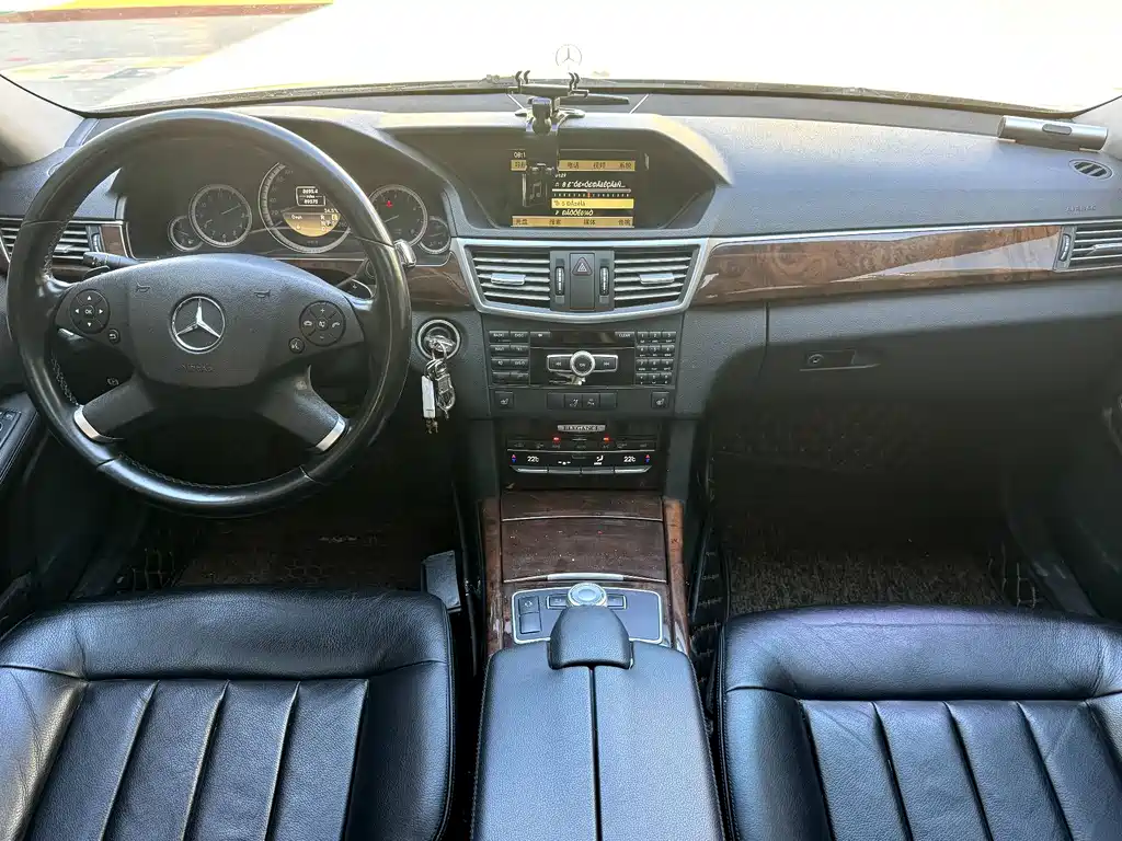 Mercedes-Benz E-Class 2012 — фото 11