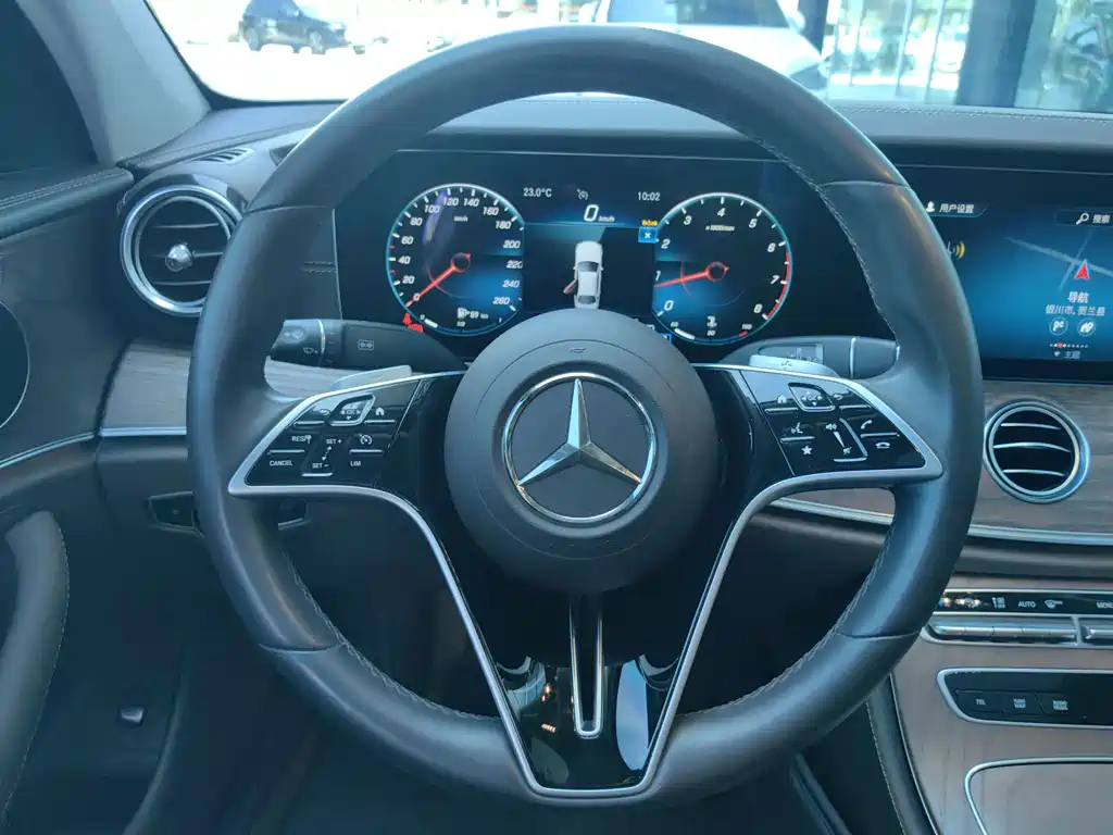Mercedes-Benz E-Class 2023 — фото 13