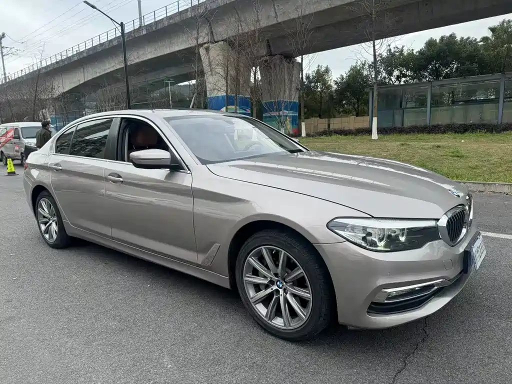 BMW 5 Series 2018 — фото 2