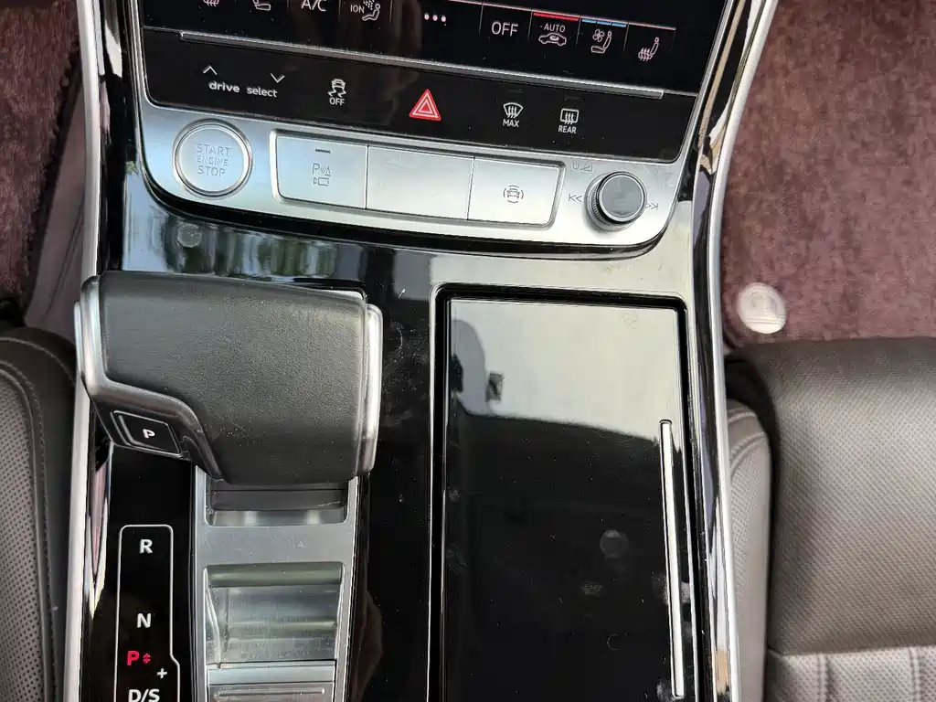 Audi A8 2019 — фото 15