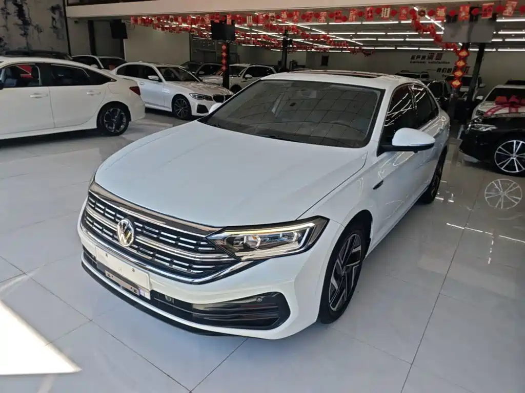 Volkswagen Sagitar 2022