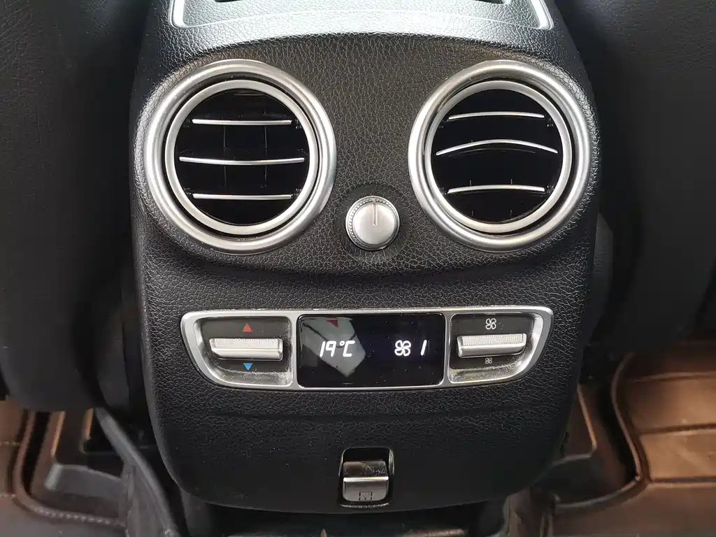 Mercedes-Benz GLC 2023 — фото 15