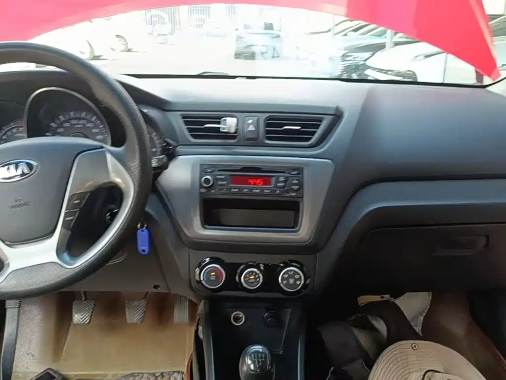 Kia K2 2015 — фото 13