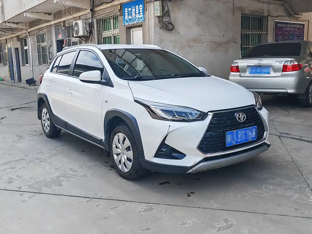 Toyota Yaris L 2023