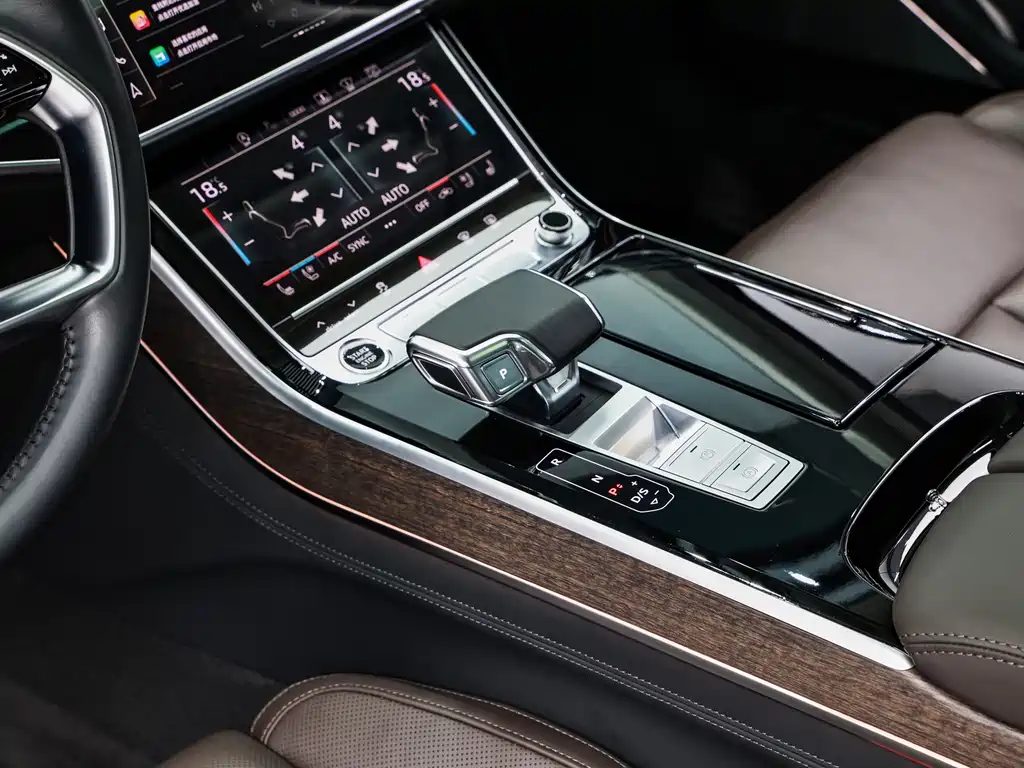 Audi A8 2021 — фото 20