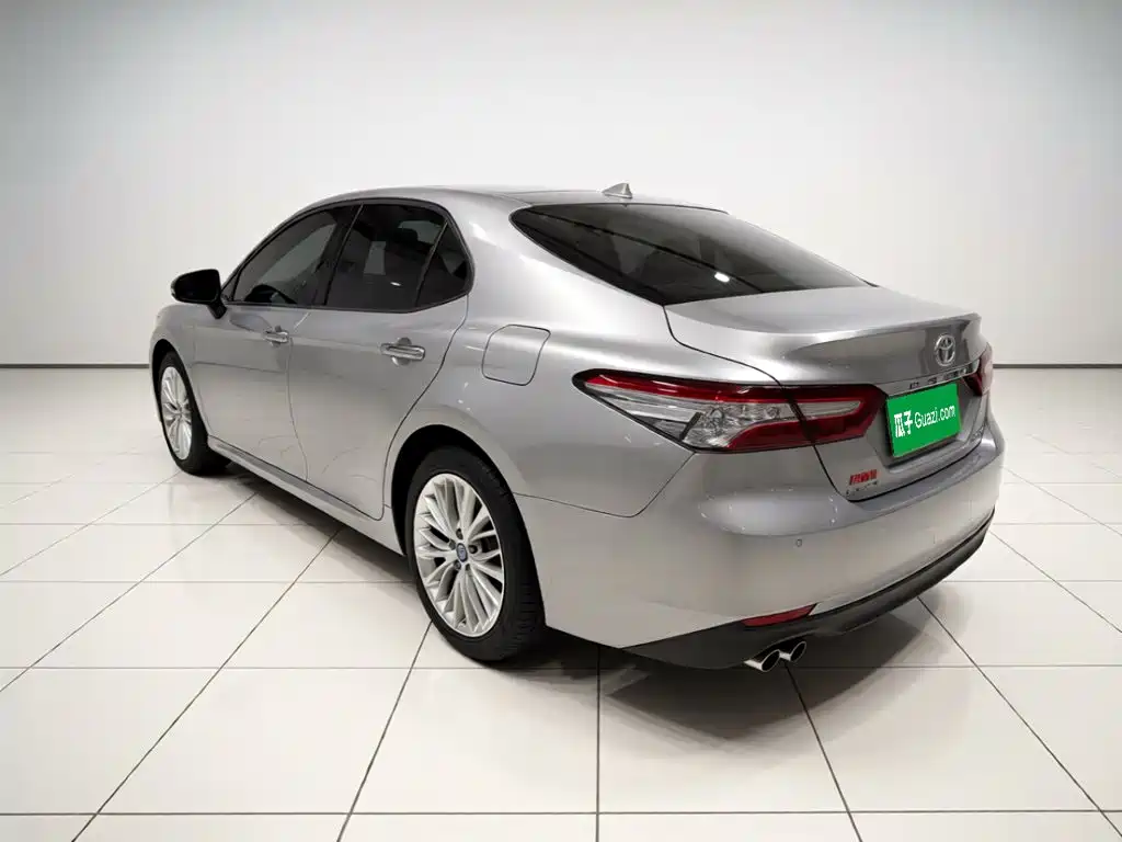 Toyota Camry 2020 — фото 4