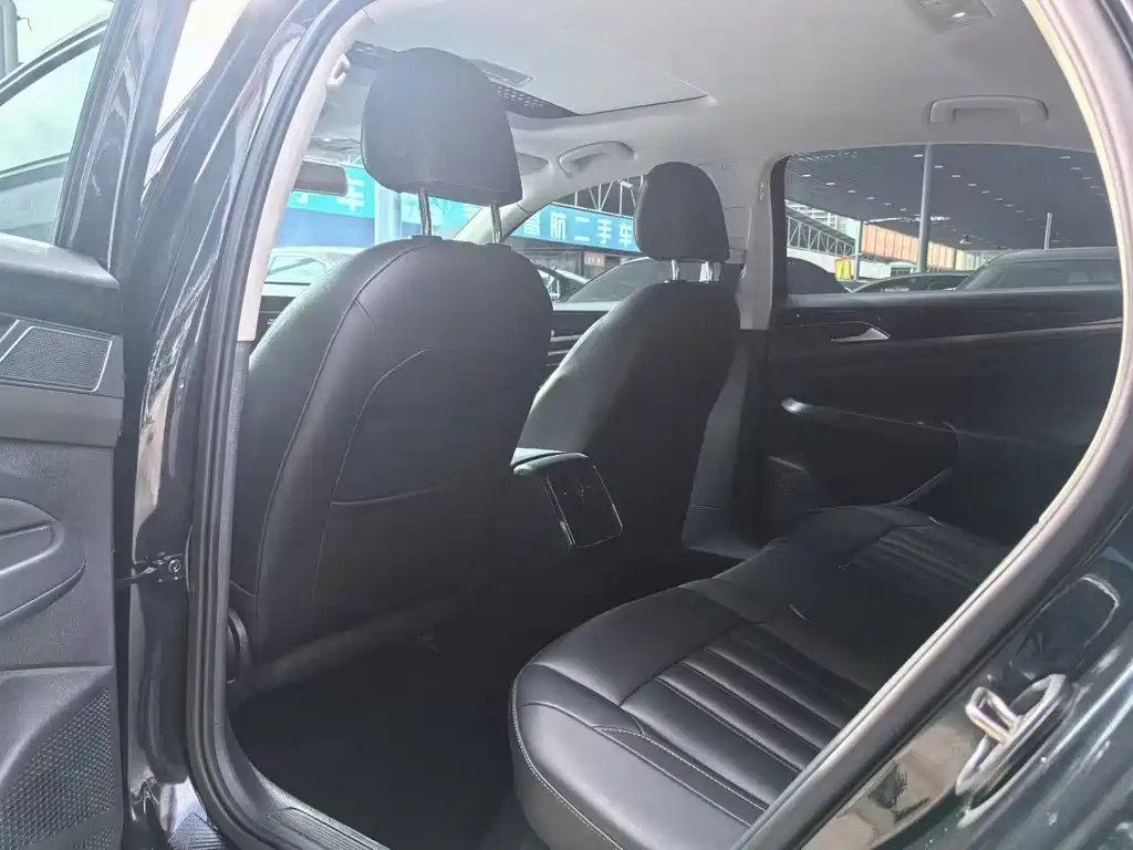 Volkswagen Passat 2021
