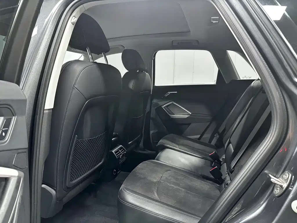 Audi Q3 2022 — фото 16