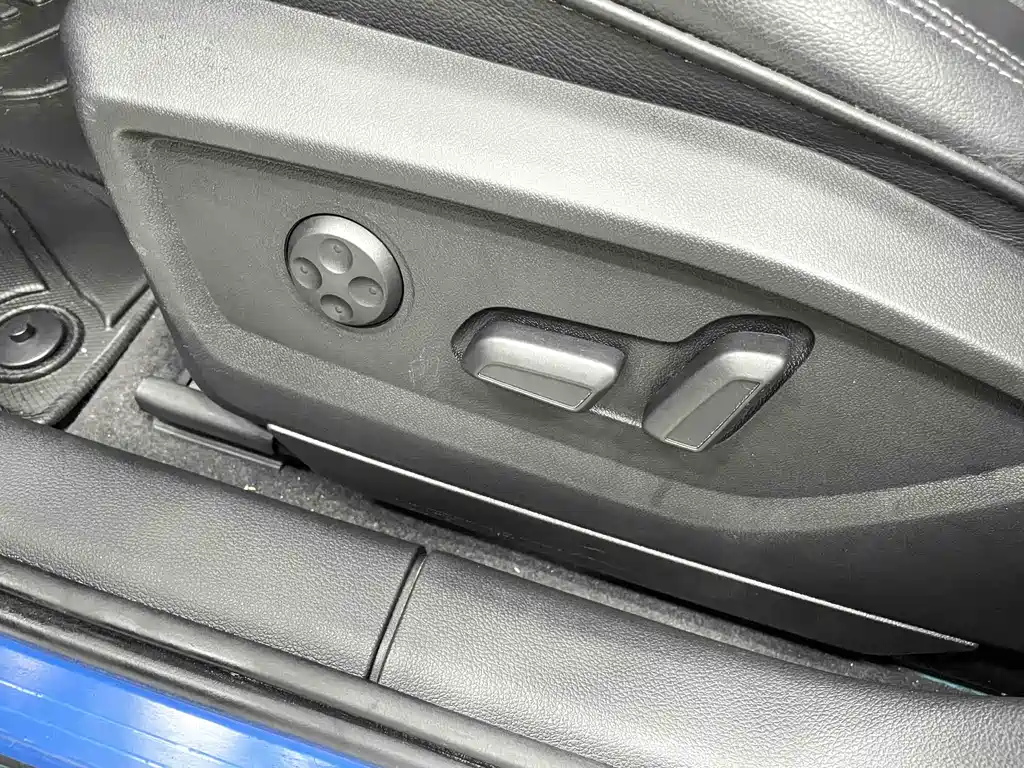 Audi Q2L 2022 — фото 12
