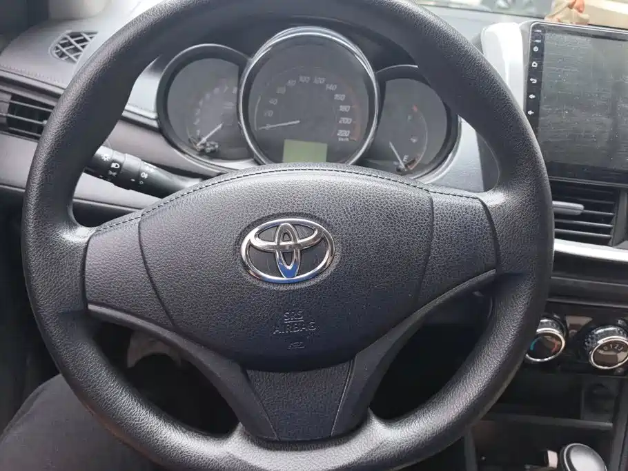Toyota Yaris L 2020 — фото 15