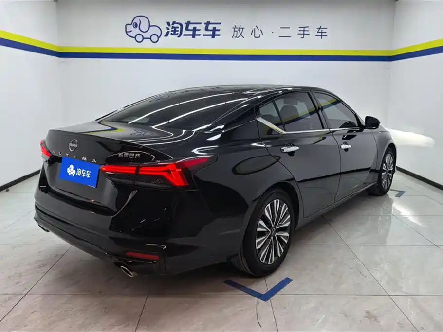 Nissan Teana 2023