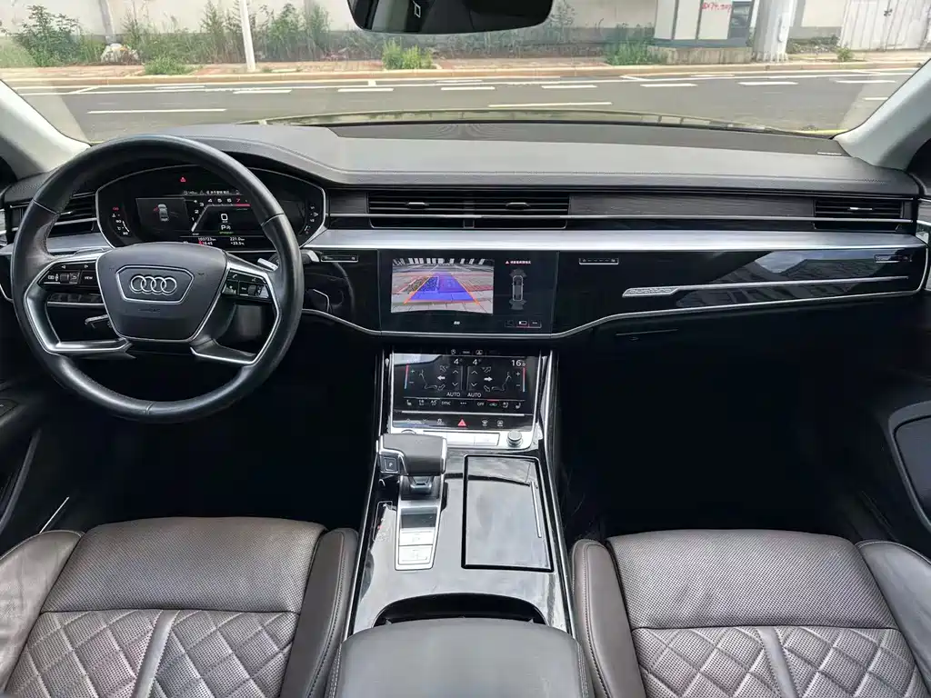 Audi A8 2022