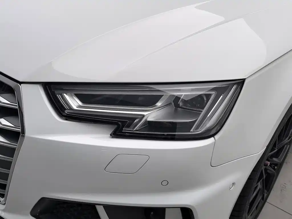 Audi A4L 2019