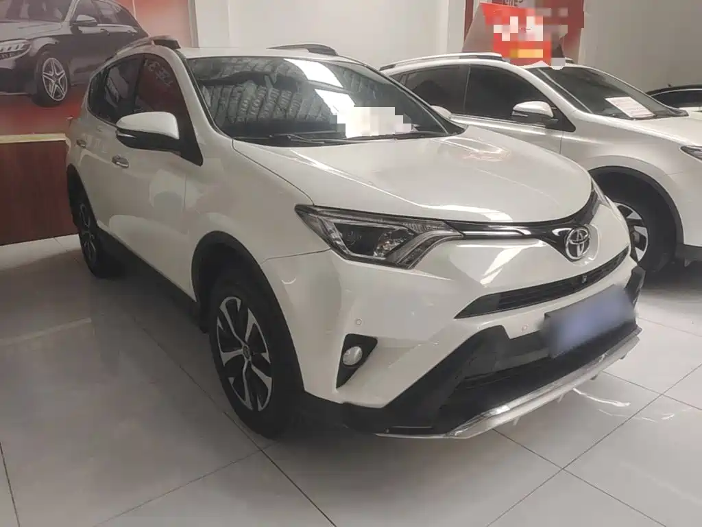 Toyota RAV4 2018 — фото 4