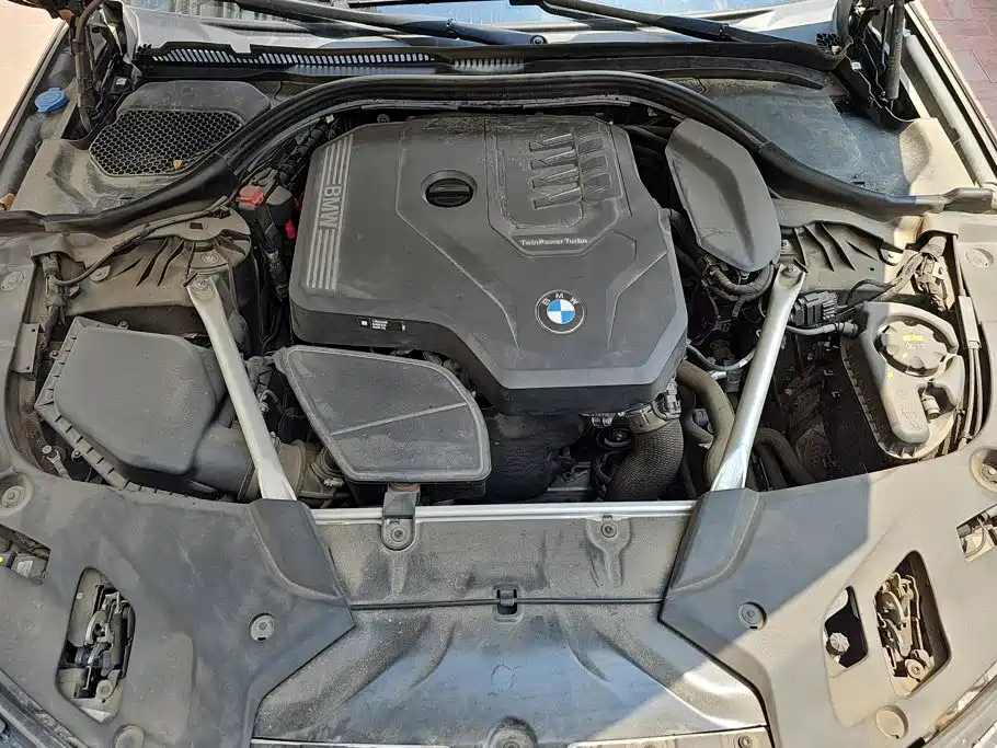 BMW 5 Series 2021 — фото 10
