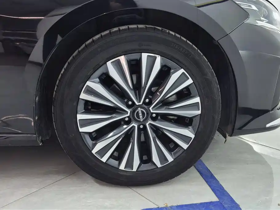 Nissan Teana 2023