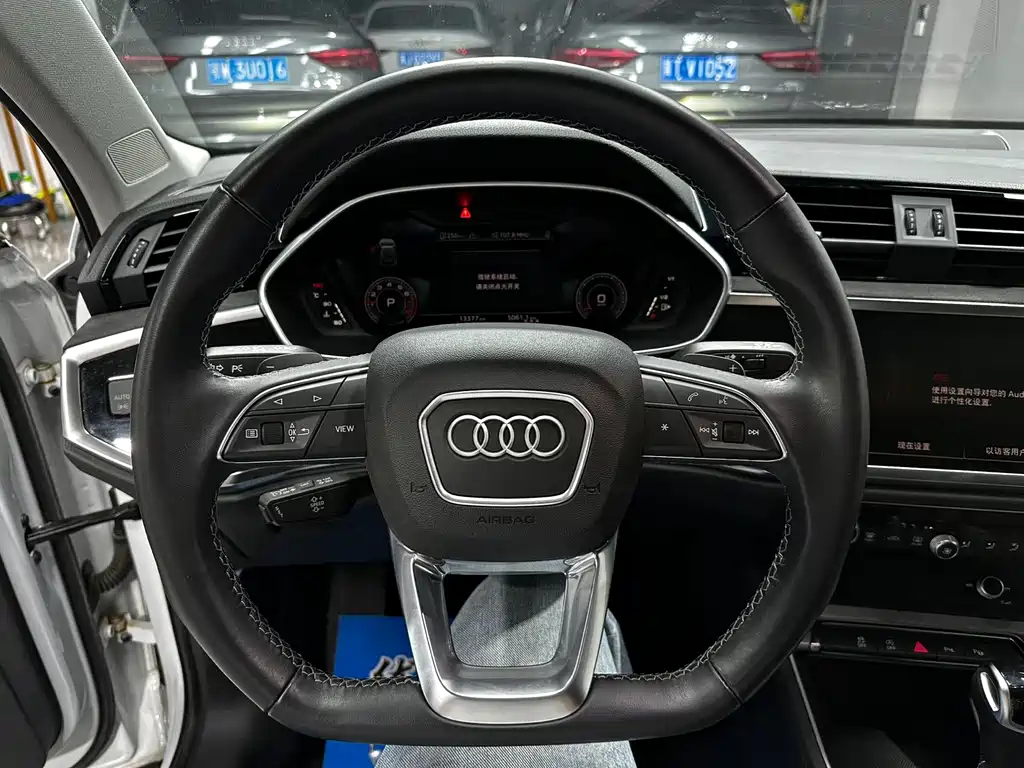 Audi Q3 2022 — фото 13