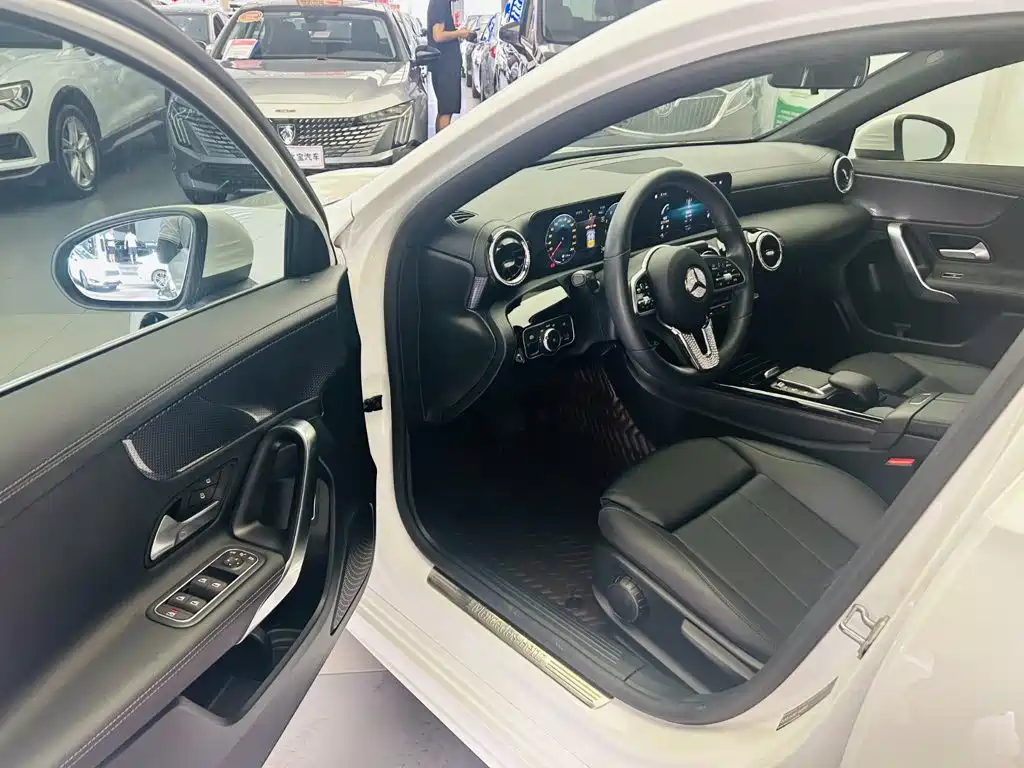 Mercedes-Benz A-Class 2021 — фото 20