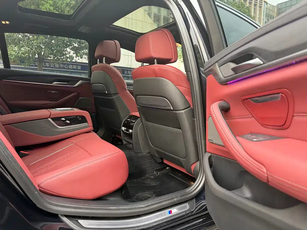 BMW 5 Series 2022 — фото 10
