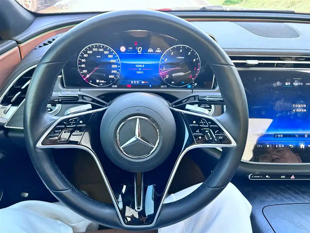 Mercedes-Benz E-Class 2024 — фото 12