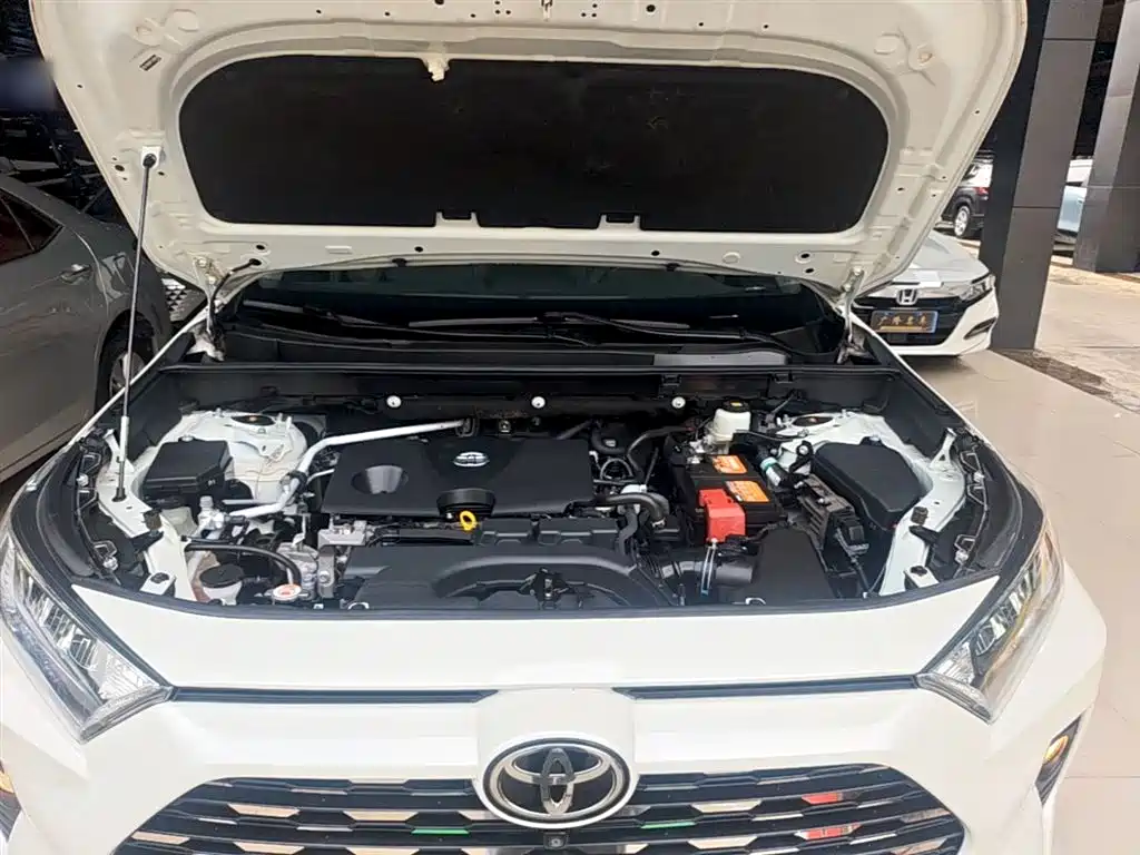 Toyota RAV4 2020 — фото 20