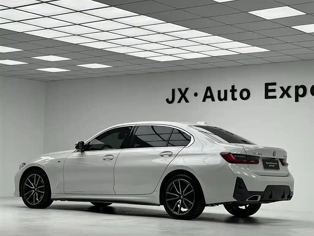 BMW 3 Series 2023 — фото 13