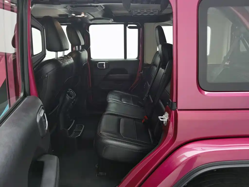Jeep Wrangler 2024 — фото 15