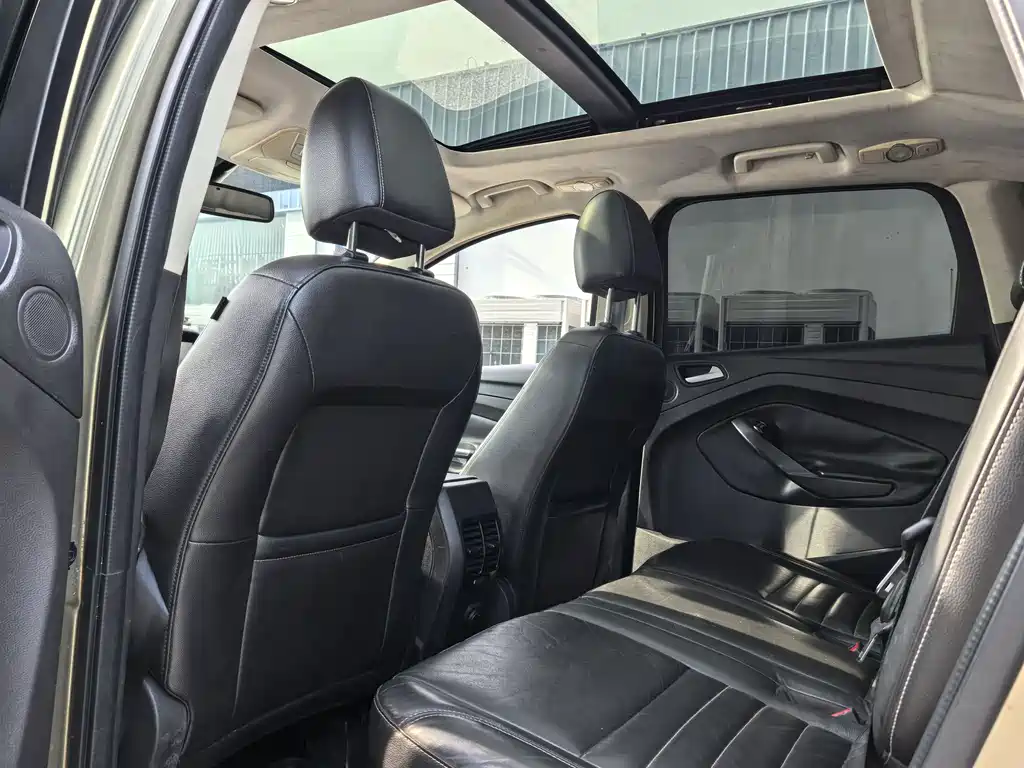 Ford Kuga 2016 — фото 10