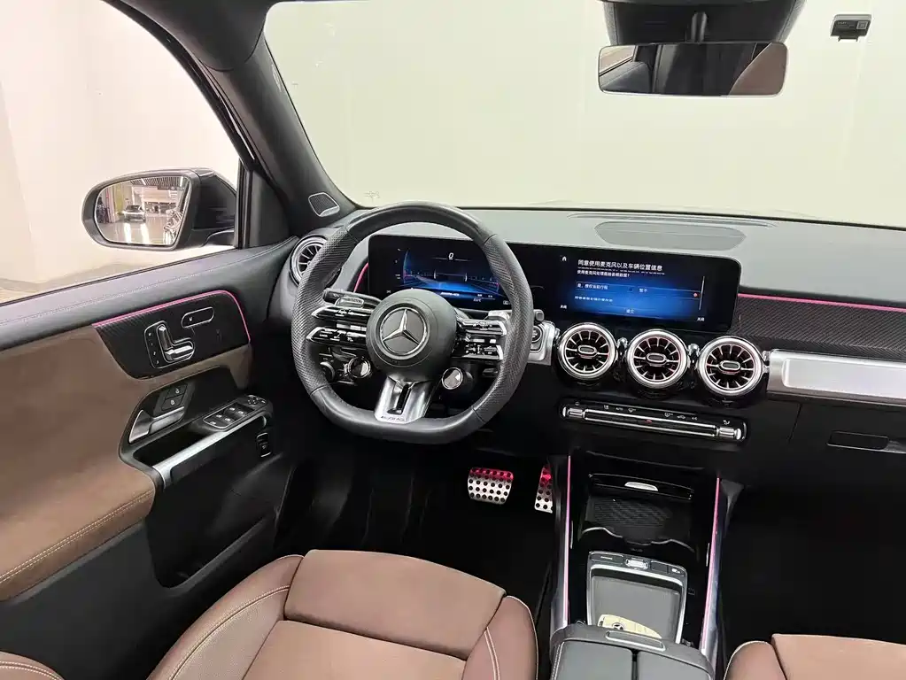 Mercedes-Benz GLB AMG 2024 — фото 21